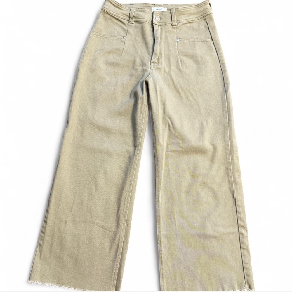 Women's Tan Wide-Leg cropped jeans. 26”